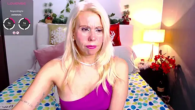 Luci evans online show from 12-19-24, 10:32