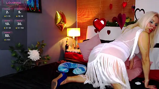 Luci evans online show from 02-19-25, 01:18