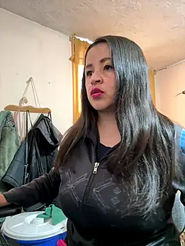 latinfemale online show from 12-18-25, 07:09