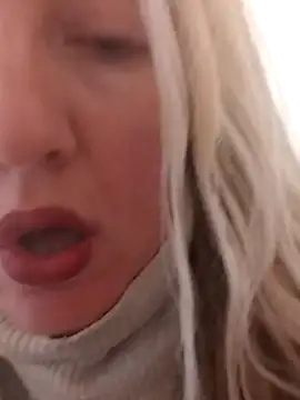 Snapshot of Mllesha74000 chatting on 02-14-25, 03:47 Mllesha74000 online show from 02-14-25, 03:47