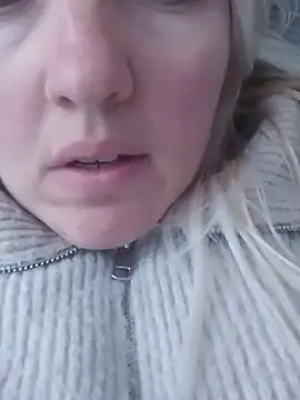 Snapshot of Mllesha74000 chatting on 03-20-25, 01:04 Mllesha74000 online show from 03-20-25, 01:04