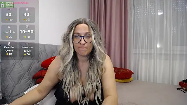 Snapshot of Aphrodite_S32 chatting on 11-17-25, 08:20 Aphrodite S32 online show from 11-17-25, 08:20