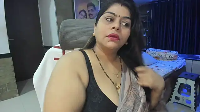 Snapshot of tarivishu23 chatting on 03-17-25, 12:52 tarivishu23 online show from 03-17-25, 12:52