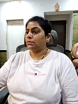 Snapshot of tarivishu23 chatting on 03-22-25, 12:57 tarivishu23 online show from 03-22-25, 12:57