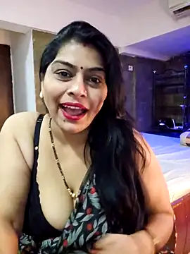 Snapshot of tarivishu23 chatting on 10-25-25, 01:40 tarivishu23 online show from 10-25-25, 01:40