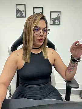 Snapshot of KellyBrooklyn_ chatting on 03-18-25, 12:47 KellyBrooklyn online show from 03-18-25, 12:47