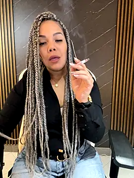 Snapshot of KellyBrooklyn_ chatting on 10-18-25, 12:50 KellyBrooklyn online show from 10-18-25, 12:50