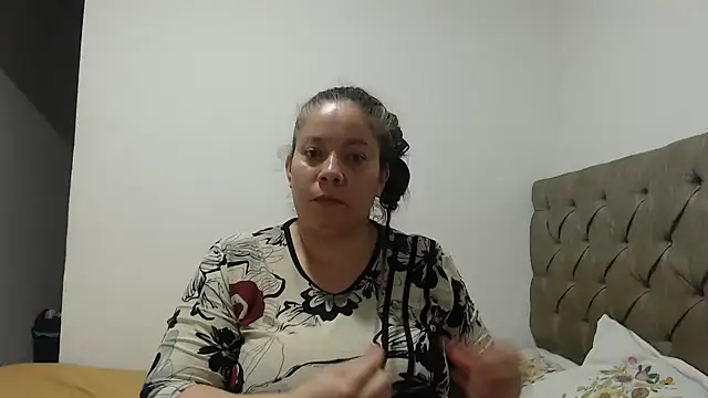 Snapshot of tiffany_horny_1 chatting on 01-23-25, 06:49 tiffany horny 1 online show from 01-23-25, 06:49