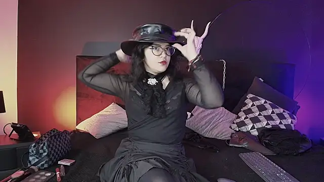  Jade 16 online show from 10-31-25, 11:55