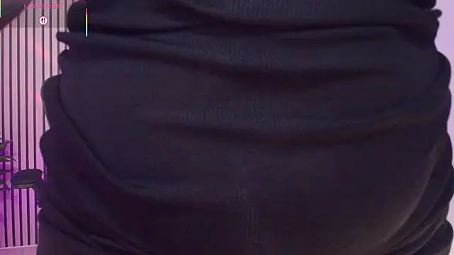 JuliRamirez online show from 12-16-25, 05:51