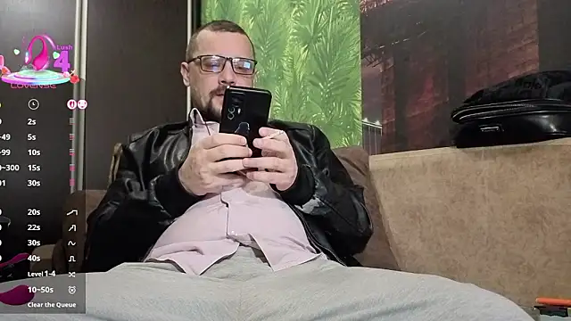 Snapshot of DanielOhCool chatting on 02-05-26, 06:40 DanielOhCool online show from 02-05-26, 06:40