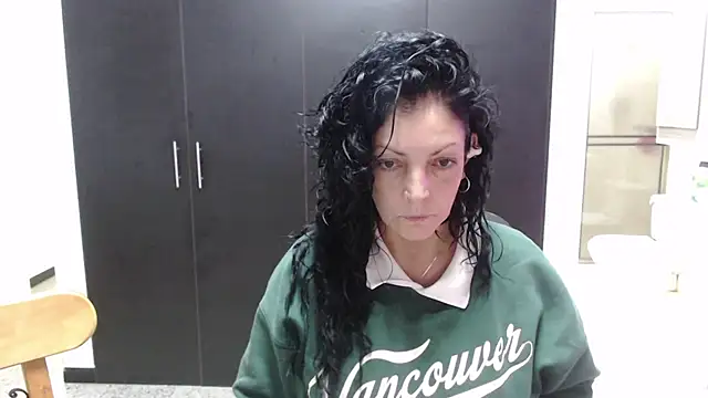 mijal queen online show from 11-14-25, 02:54