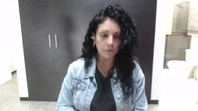 mijal queen online show from 11-21-25, 02:54