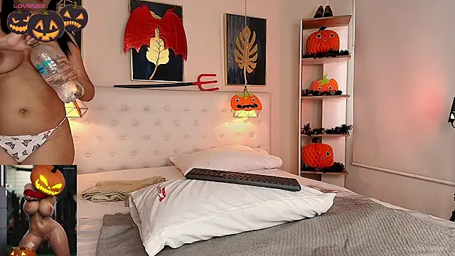 Snapshot of valerie_lya chatting on 10-11-25, 08:18 valerie lya online show from 10-11-25, 08:18