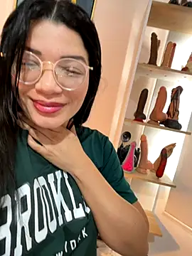 Snapshot of valerie_lya chatting on 11-12-25, 07:46 valerie lya online show from 11-12-25, 07:46