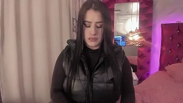 Snapshot of Nara_belen chatting on 10-26-25, 03:45 Nara belen online show from 10-26-25, 03:45