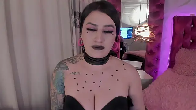 Snapshot of Nara_belen chatting on 11-01-25, 04:25 Nara belen online show from 11-01-25, 04:25