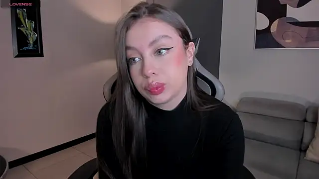 EllaClark online show from 09-29-25, 06:57
