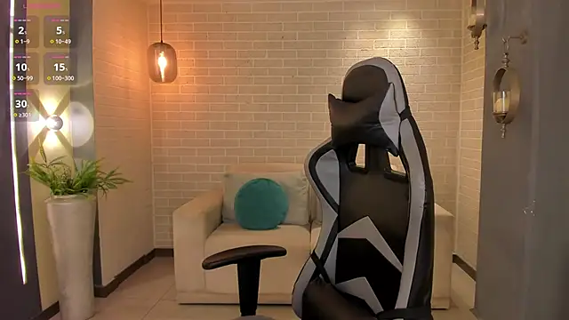 EllaClark online show from 10-08-25, 06:16