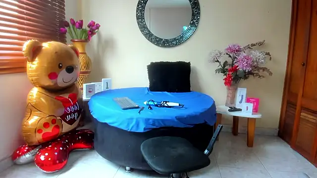 NicoleSantana online show from 03-28-26, 08:30