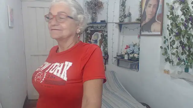 FunnyGrandma online show from 09-21-25, 01:40