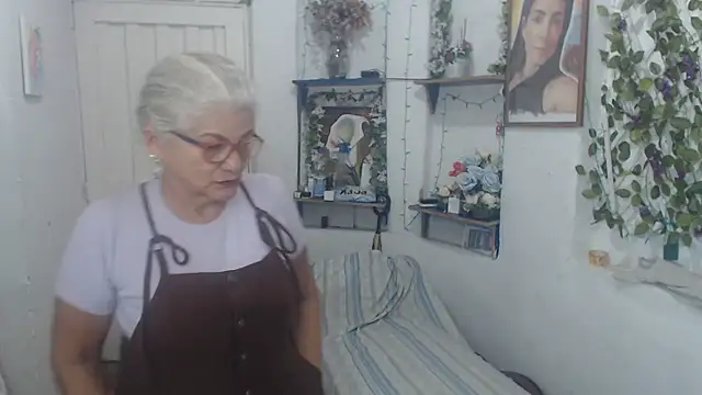 FunnyGrandma online show from 09-21-25, 11:28