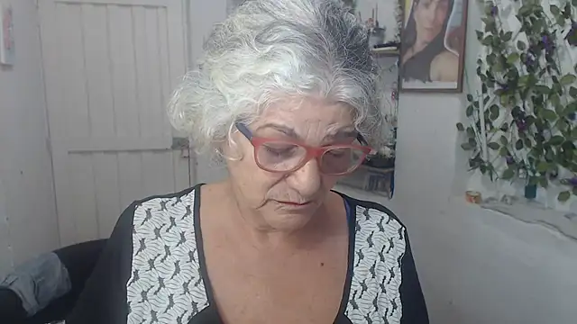 FunnyGrandma online show from 09-30-25, 11:10