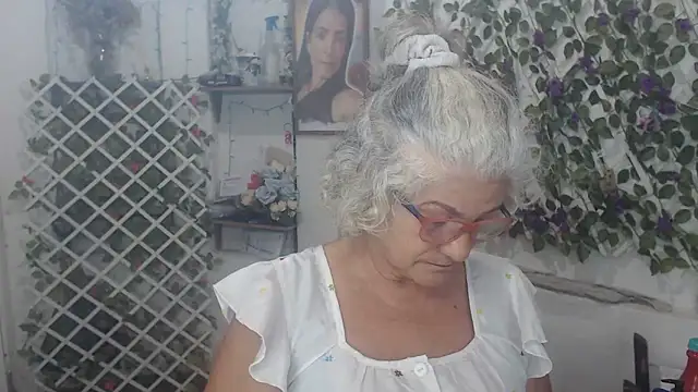 FunnyGrandma online show from 11-24-25, 10:31