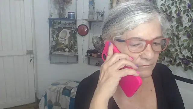 FunnyGrandma online show from 03-05-26, 12:17