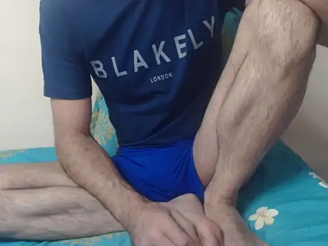 Snapshot of yvesstorm1 chatting on 11-18-25, 06:12 yvesstorm1 online show from 11-18-25, 06:12