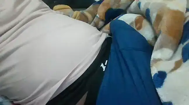 Snapshot of coolrocky346 chatting on 01-04-25, 01:21 coolrocky346 online show from 01-04-25, 01:21