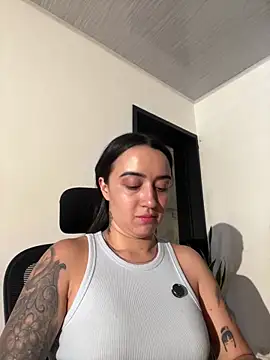 EmmyEvans1 online show from 10-13-25, 07:36