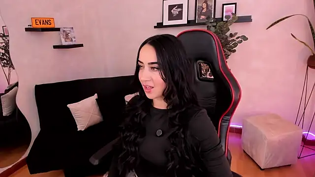 EmmyEvans1 online show from 11-08-25, 07:34