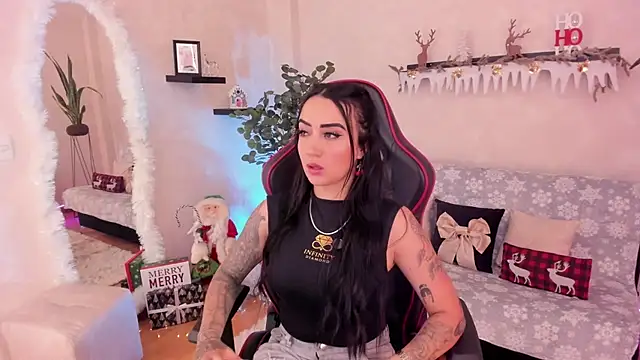 EmmyEvans1 online show from 11-19-25, 07:47