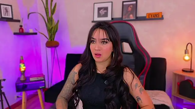 EmmyEvans1 online show from 02-05-26, 07:40