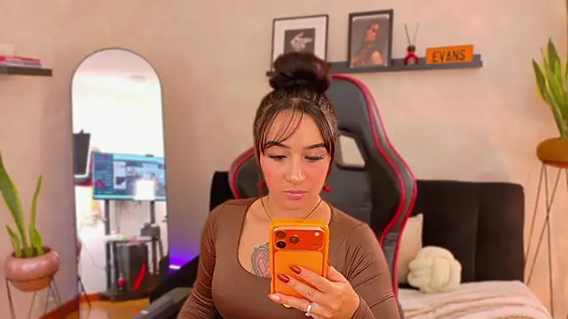 EmmyEvans1 online show from 02-23-26, 07:44