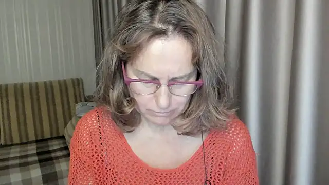 lauraoven online show from 12-10-24, 06:06
