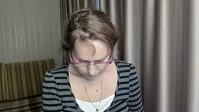 lauraoven online show from 12-23-24, 11:25