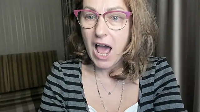 lauraoven online show from 12-24-24, 04:08