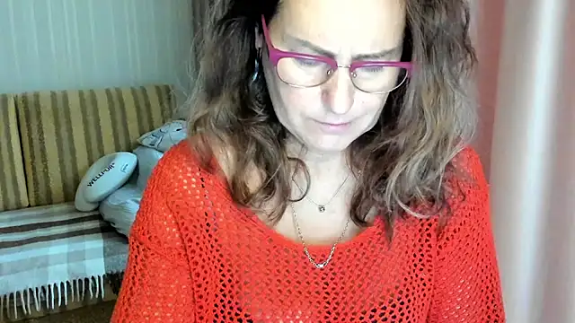 lauraoven online show from 10-14-25, 08:15