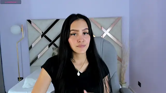 tati saldarriaga online show from 11-12-25, 09:03