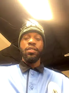 Snapshot of danieldonte chatting on 11-16-25, 12:22 danieldonte online show from 11-16-25, 12:22