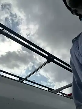 Snapshot of danieldonte chatting on 11-19-25, 06:30 danieldonte online show from 11-19-25, 06:30