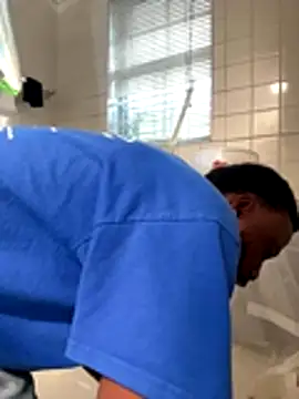 Snapshot of danieldonte chatting on 11-20-25, 02:50 danieldonte online show from 11-20-25, 02:50