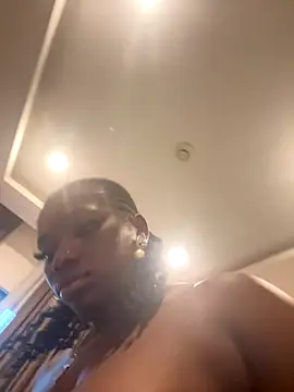 Snapshot of Sweetbootty chatting on 10-12-25, 04:06 Sweetbootty online show from 10-12-25, 04:06