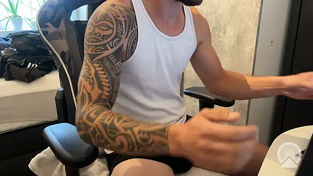 Snapshot of bigdick19cm90 chatting on 10-04-25, 01:20 bigdick19cm90 online show from 10-04-25, 01:20