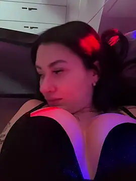Wet  Bunny online show from 01-01-25, 12:21