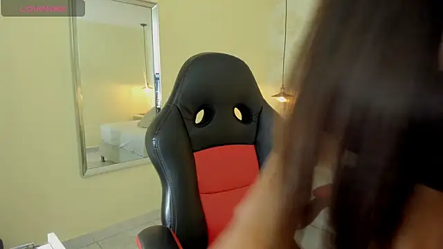 clarisKlein online show from 04-01-26, 04:02