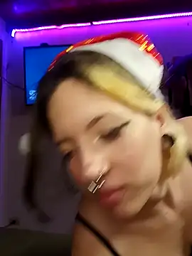 Snapshot of Rabit_Snake chatting on 12-15-24, 11:20 Rabit Snake online show from 12-15-24, 11:20