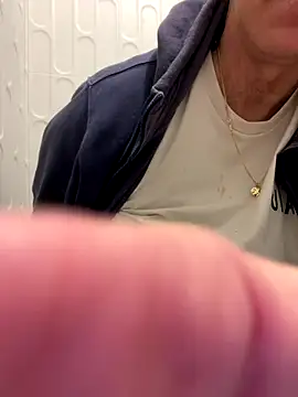 Snapshot of ANONIMO7735 chatting on 12-20-25, 10:50 ANONIMO7735 online show from 12-20-25, 10:50